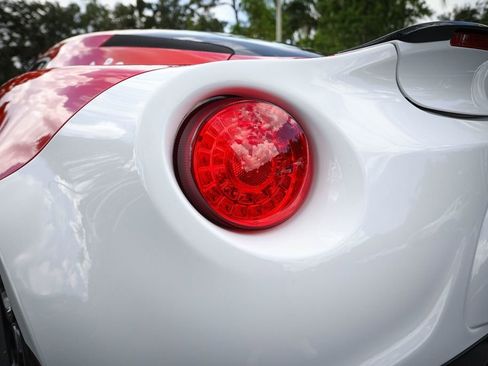 Used 2017 Alfa Romeo 4C Coupe w/ Coupe Track Package 1 RWD image 21