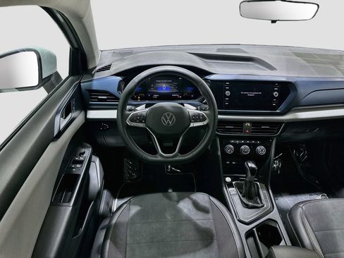 Used 2023 Volkswagen Taos SE w/ Panoramic Sunroof Package FWD image 22