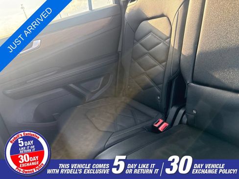 Used 2024 Volkswagen Atlas SE AWD/4WD image 13