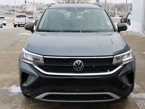 Certified 2022 Volkswagen Taos S image 2