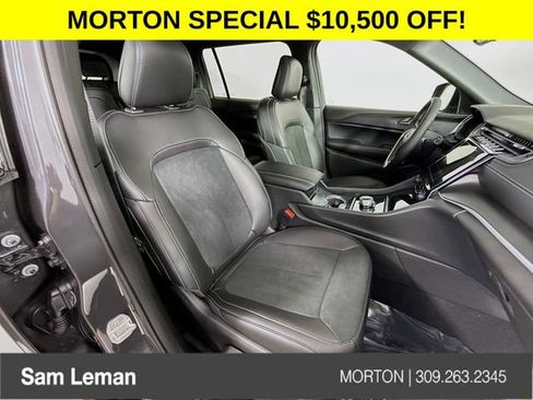 New 2025 Jeep Grand Cherokee L Altitude image 29