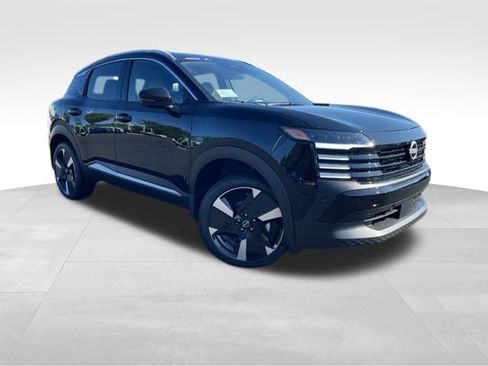 New 2025 Nissan Kicks SR image 2