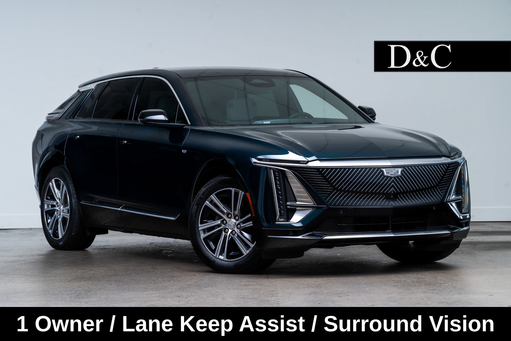 Used 2024 Cadillac Lyriq Luxury w/ LPO, Floor Liner Package AWD/4WD image 1