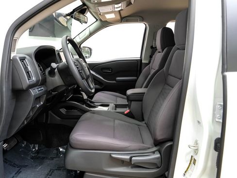 Used 2025 Nissan Frontier S image 4