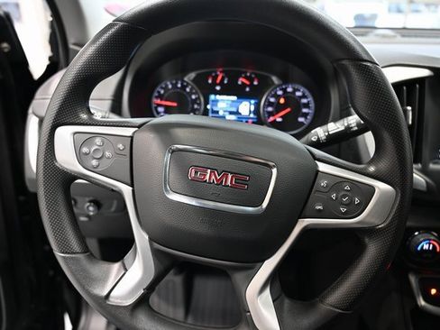 Used 2024 GMC Terrain SLE w/ Driver Convenience Package image 21