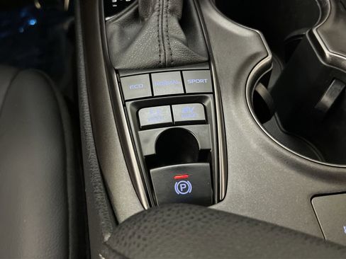 Used 2022 Toyota Camry XSE image 30