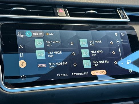 Used 2021 Land Rover Range Rover Velar R-Dynamic HSE image 17