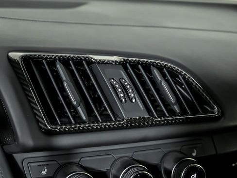 Used 2020 Audi R8 V10 w/ Carbon Exterior Package image 34