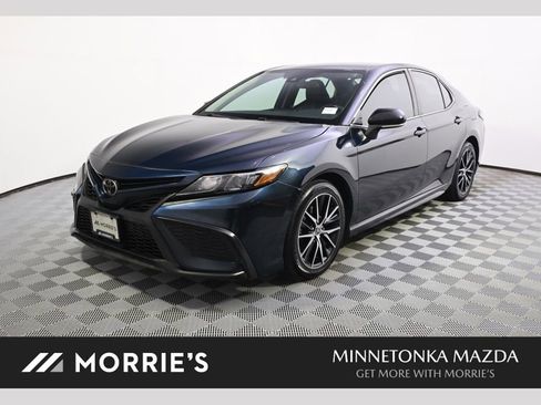 Used 2021 Toyota Camry SE FWD image 1