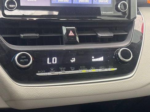 Used 2021 Toyota Corolla LE FWD image 13