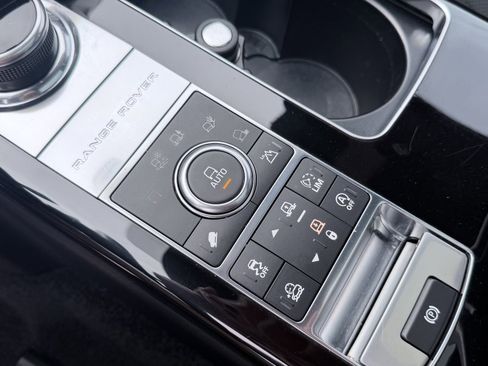 Used 2017 Land Rover Range Rover Supercharged image 34