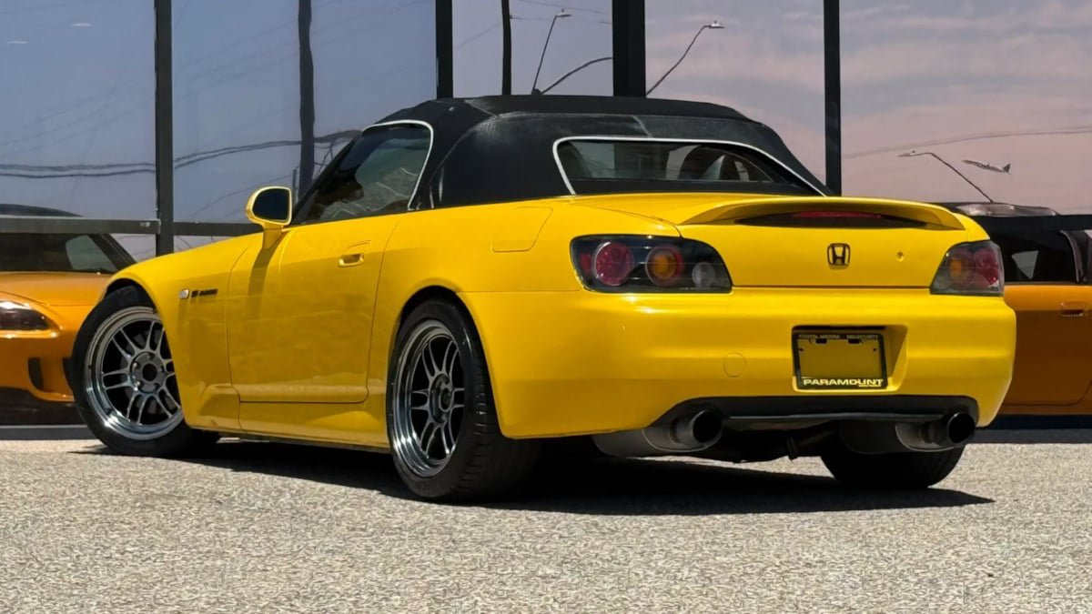 Used 2002 Honda S2000 image 12