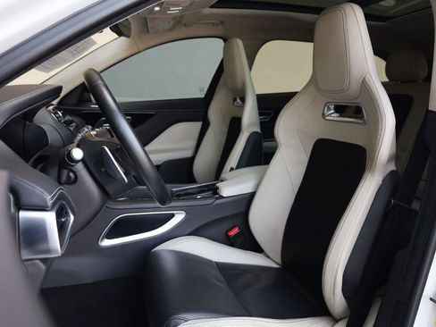 Used 2019 Jaguar F-PACE R-Sport AWD/4WD image 18