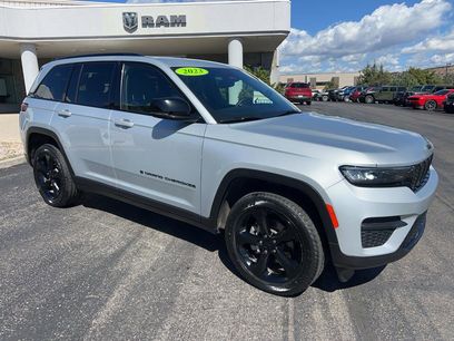 Used 2023 Jeep Grand Cherokee Altitude