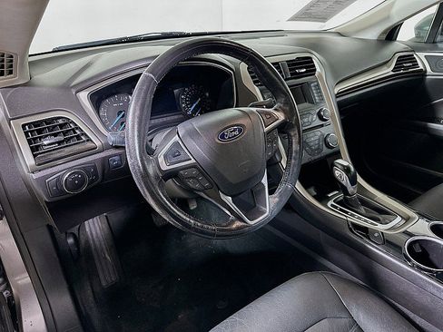 Used 2013 Ford Fusion SE image 9