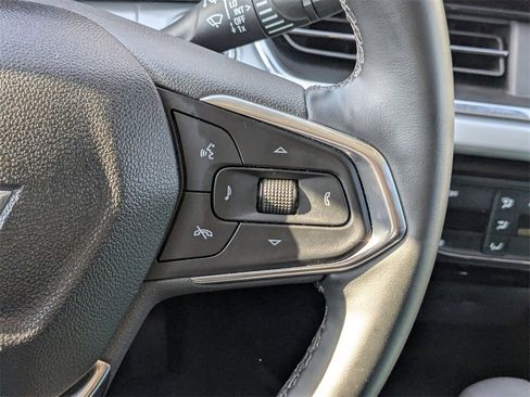 Used 2025 Chevrolet Trax LT w/ LT Convenience Package image 17