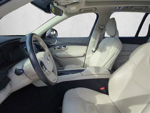 Used 2020 Volvo XC90 T5 Momentum w/ Protection Package Premier image 17