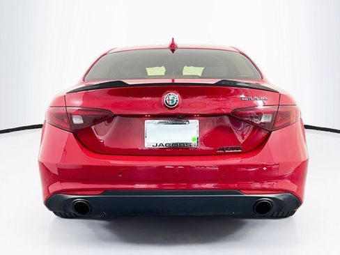 Used 2019 Alfa Romeo Giulia w/ Nero Edizione RWD image 4