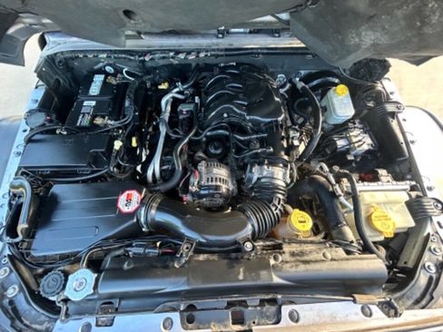 Used 2013 Jeep Wrangler Unlimited Sahara w/ Connectivity Group image 21