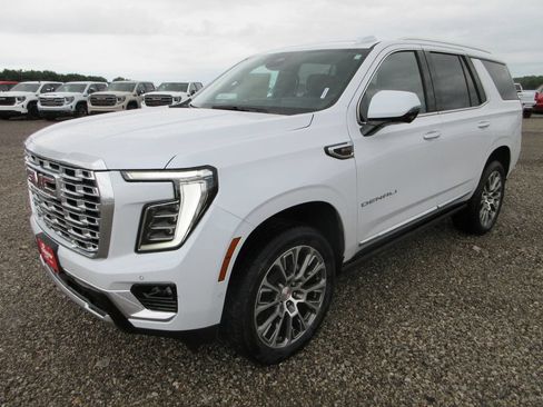 New 2026 GMC Yukon Denali w/ Denali Reserve Package AWD/4WD image 9