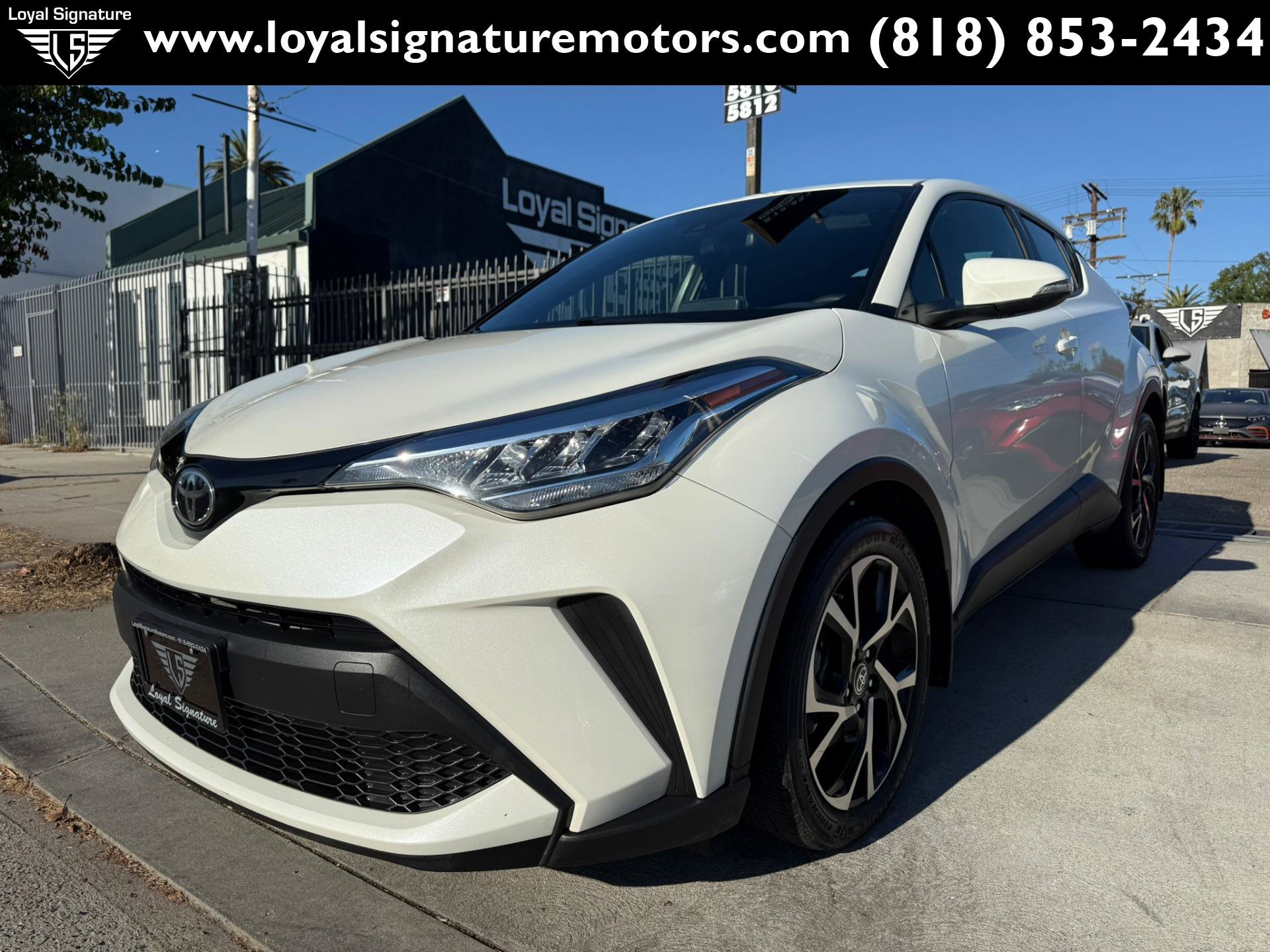 Used 2020 Toyota C-HR XLE FWD image 3