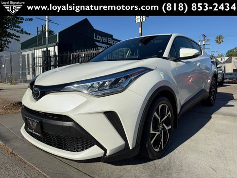 Used 2020 Toyota C-HR XLE FWD image 3