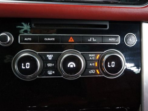 Used 2014 Land Rover Range Rover Autobiography image 18