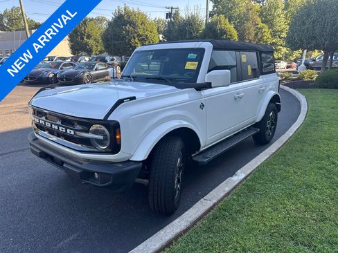 Used 2024 Ford Bronco Outer Banks AWD/4WD image 5