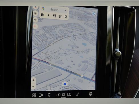 Certified 2024 Volvo XC60 T8 Plus w/ Protection Package Premier image 22