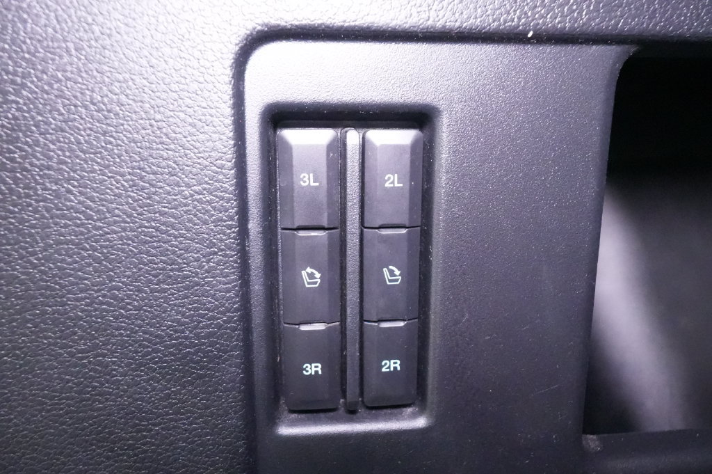 Used 2020 Ford Expedition Limited w/ Equipment Group 302A AWD/4WD image 30