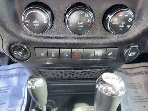 Used 2018 Jeep Wrangler Unlimited Sahara w/ Max Tow Package AWD/4WD image 17