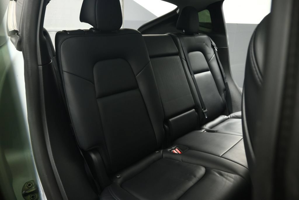 Used 2022 Tesla Model Y Long Range AWD/4WD image 58