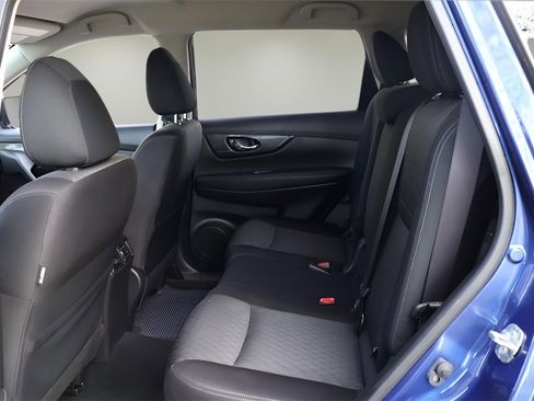 Used 2019 Nissan Rogue SV image 13