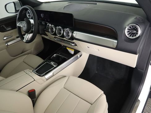 New 2026 Mercedes-Benz GLB 250 image 18