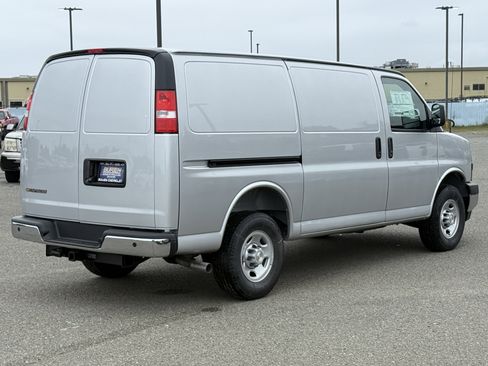 New 2026 Chevrolet Express 2500 RWD image 5