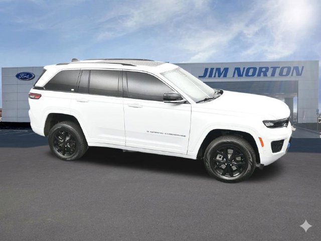 Used 2023 Jeep Grand Cherokee Overland w/ Luxury Tech Group IV AWD/4WD image 67