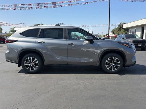 New 2026 Toyota Highlander XLE AWD/4WD image 12