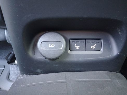 Used 2024 Volvo C40 P8 Recharge Plus image 16