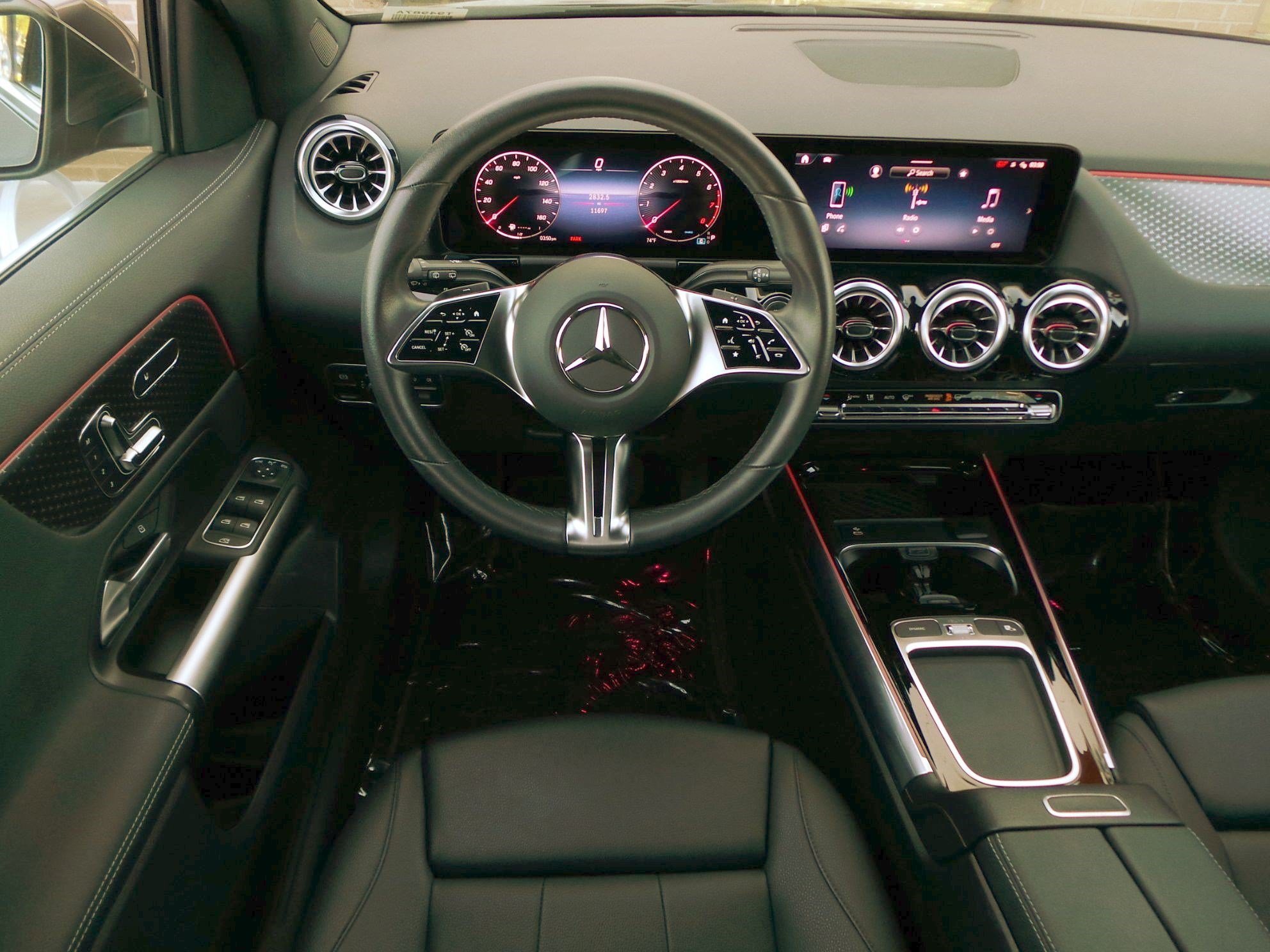 Used 2025 Mercedes-Benz GLA 250 image 13