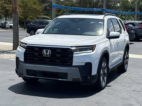 New 2026 Honda Pilot Touring image 12
