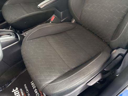 Used 2022 Nissan Kicks S image 8