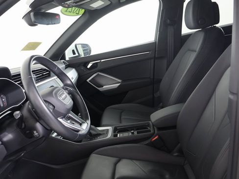 Used 2021 Audi Q3 2.0T Premium image 19