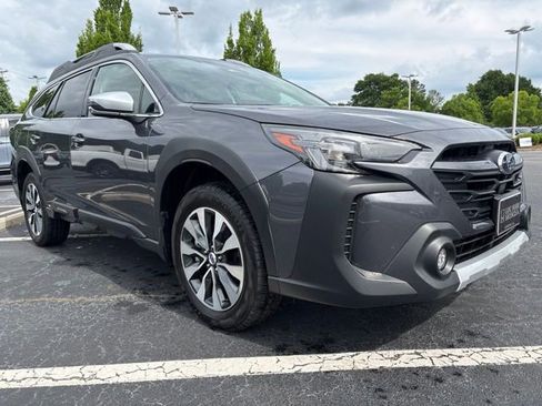 Used 2024 Subaru Outback Touring XT AWD/4WD image 3