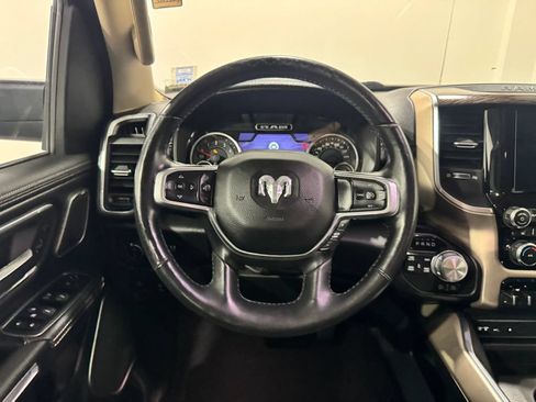 Used 2019 RAM 1500 Laramie AWD/4WD image 5