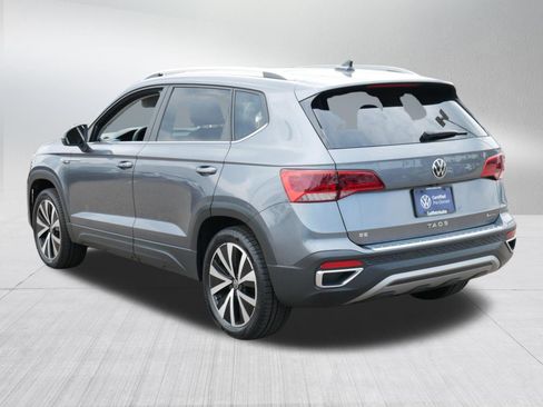 Used 2023 Volkswagen Taos SE w/ Panoramic Sunroof Package AWD/4WD image 5