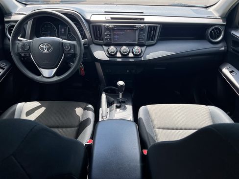 Used 2018 Toyota RAV4 LE AWD/4WD image 22