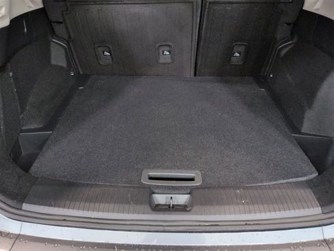 Used 2025 Nissan Rogue SV image 34