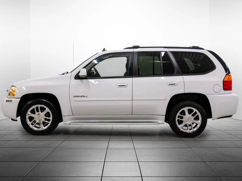 Used 2009 GMC Envoy Denali w/ Sun And 6-Disc Cd Package AWD/4WD image 12