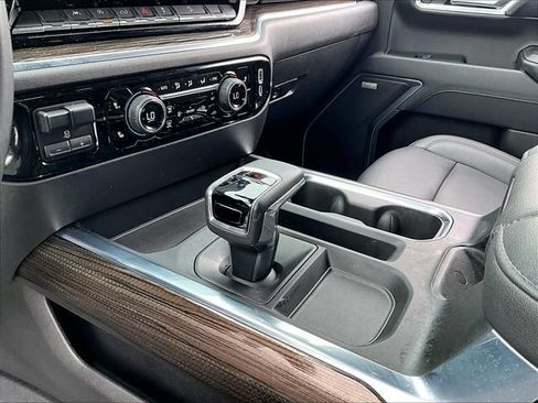 Used 2024 Chevrolet Silverado 1500 LT Trail Boss w/ Convenience Package II AWD/4WD image 20
