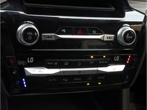 Used 2021 Ford Explorer Limited image 19